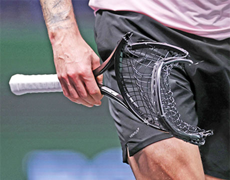 ラケット粉砕→対戦相手が掃除