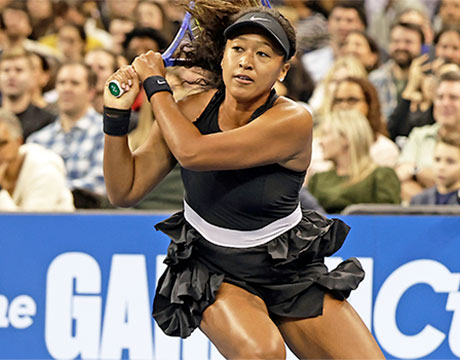 大坂なおみ 開幕戦会場で練習「始まる」 (C)