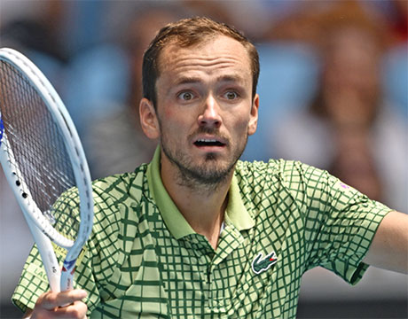 メド 大会前にラケット届かず